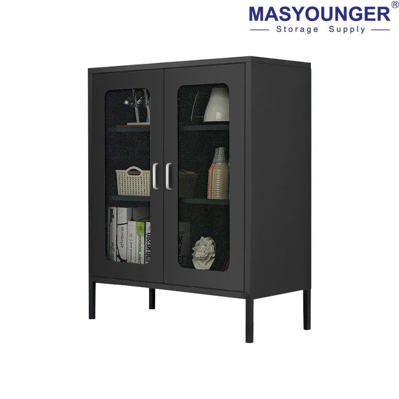 Рифленая ребристая стеклянная дверь и металлический шкаф-витрина по бокам